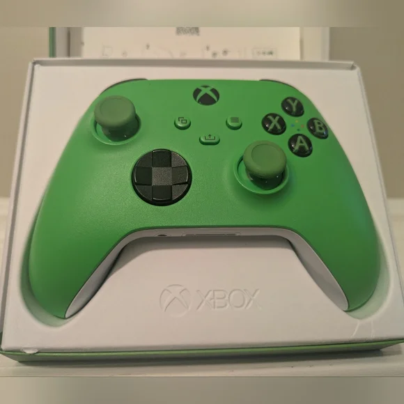 Microsoft Wireless Controller - Xbox, Windows, Android, iOS - New Open Box - Picture 5 of 5